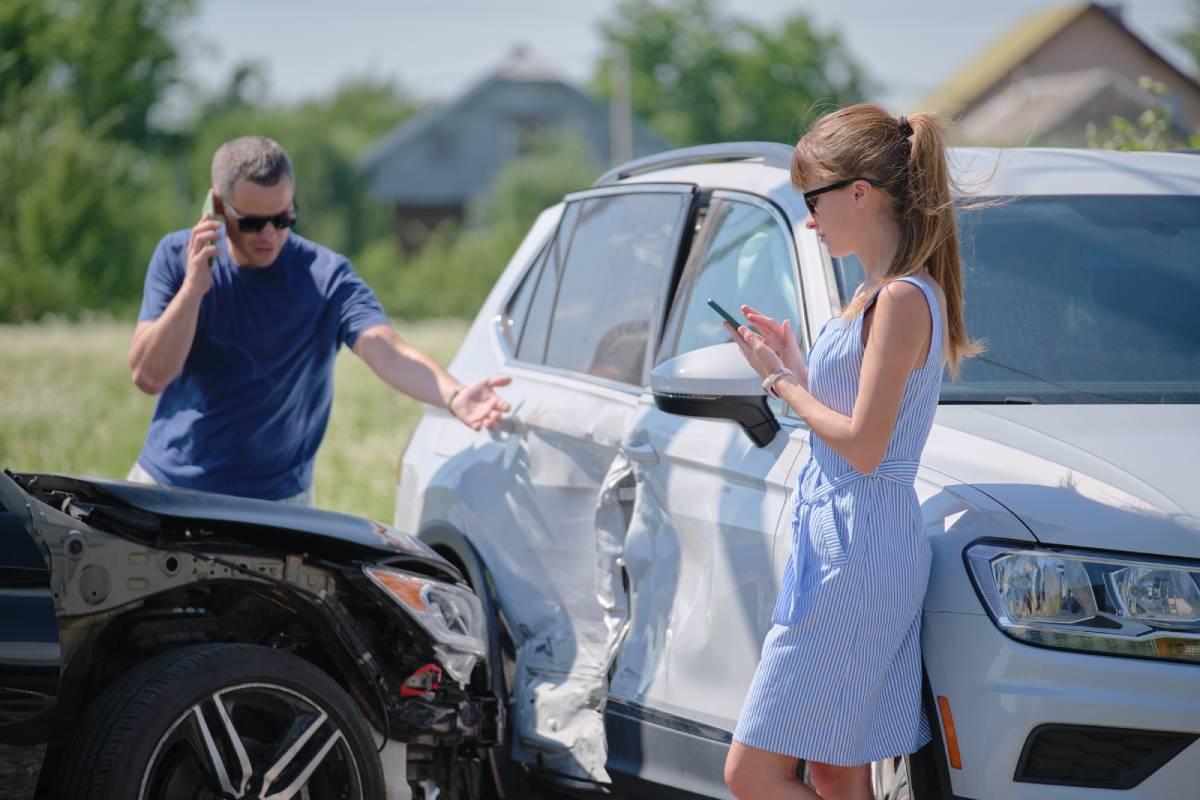 Кто уполномочен выдавать справку о повреждении автомобиля?