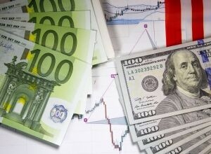 Объем евро в мировых расчетах снизился, а доллара – вырос