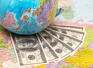 Как доллар стал мировой валютой и зачем нужна дедолларизация